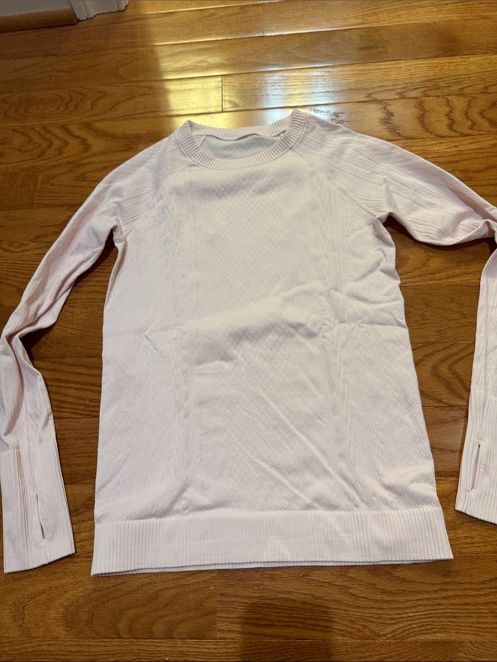 Like new- Lululemon long sleeve top